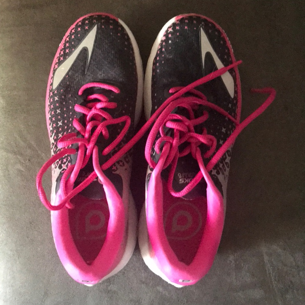 Ladies running shoes